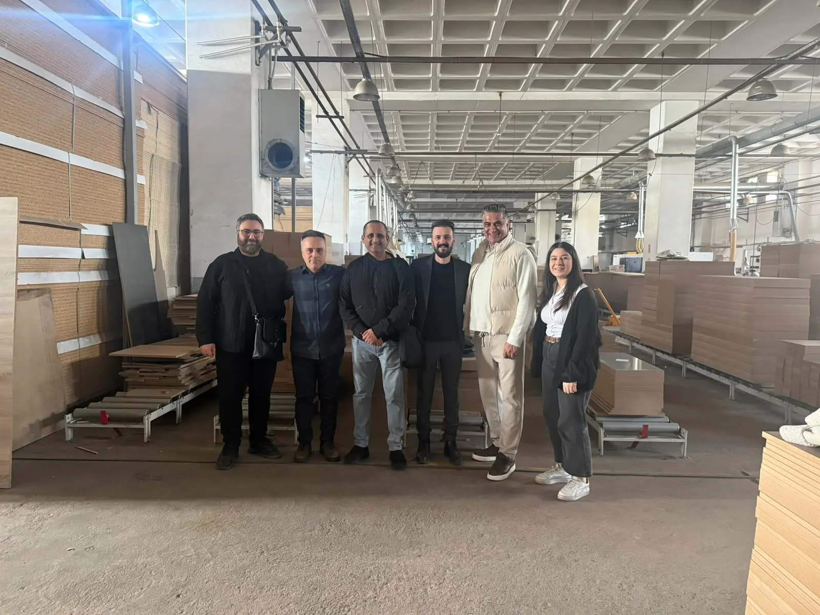 فريق Sahaj Global في خط الإنتاج